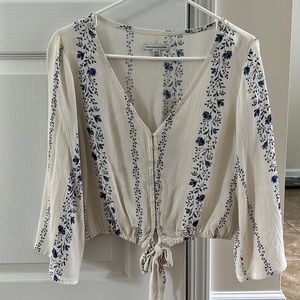 American Eagle Cropped Tie Floral Shirt